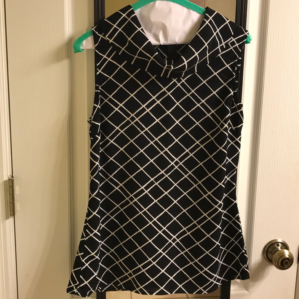 Banana Republic Black and White Shell